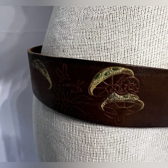 Vintage Latigo Cowhide Handtooled Painted Mushroom Belt, Size 34, Preowned - Picture 3 of 14